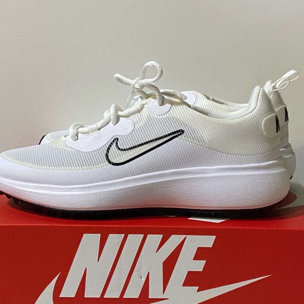 Nike Women’s Gymnastics Golf Shoes